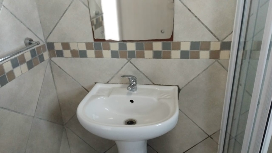 To Let 2 Bedroom Property for Rent in Myburgh Park Western Cape